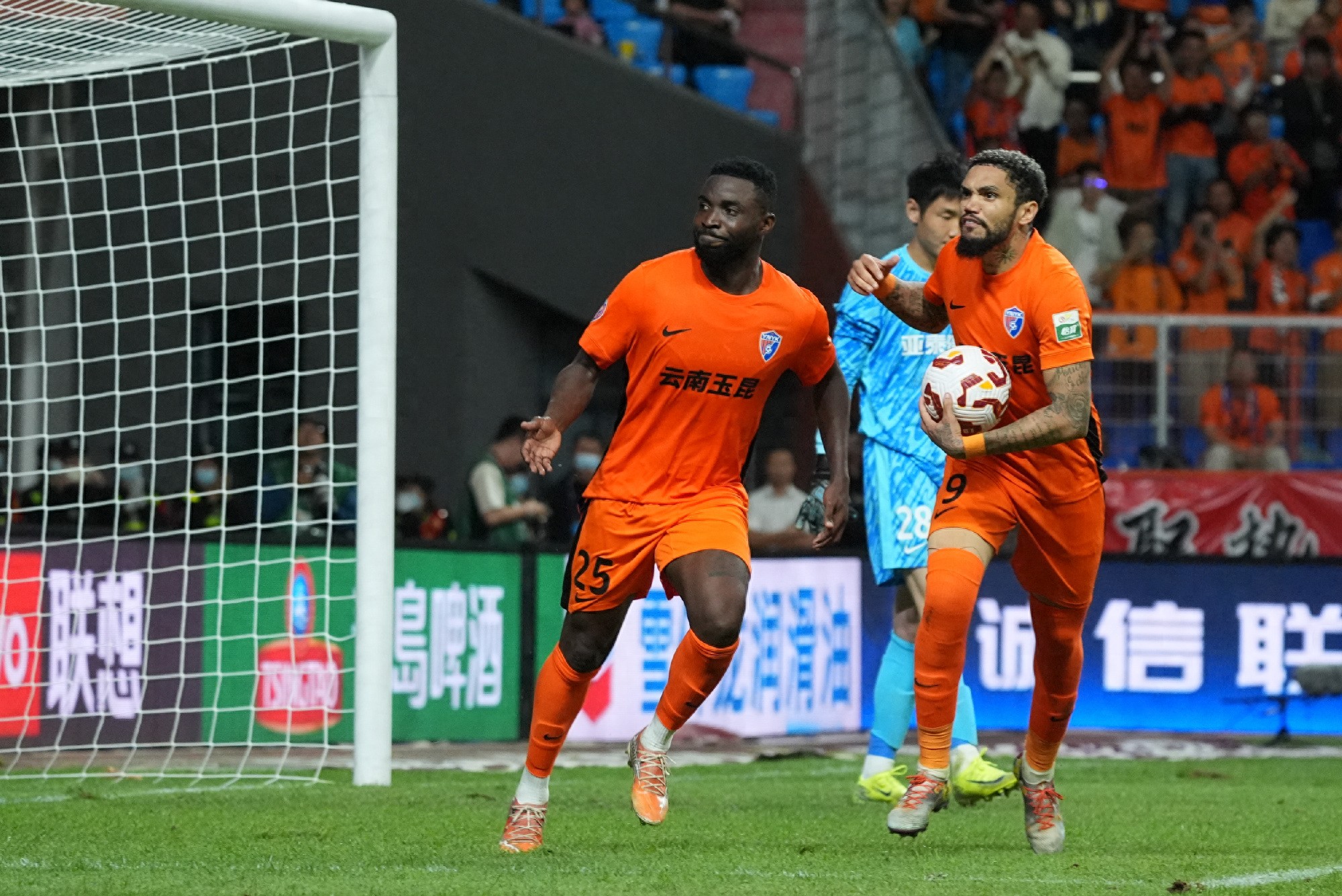 張琳芃回归,上海海港,回归家乡,世界杯,足球,世界杯2023,体育赛事,全球赛事,球迷,世界杯比赛,国际足球,世界杯新闻,世界杯赛程